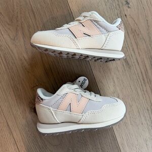 New Balance Kids' Cream and Light Pink Retro 237 Sneakers Size 6 Wide NWT
